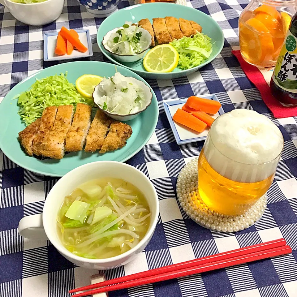 🎉200pic㊗️お夕飯🍚 #とんかつ #中華スープ #にんじんグラッセ #ビール が一番美味しそう🍺笑|とよよさん