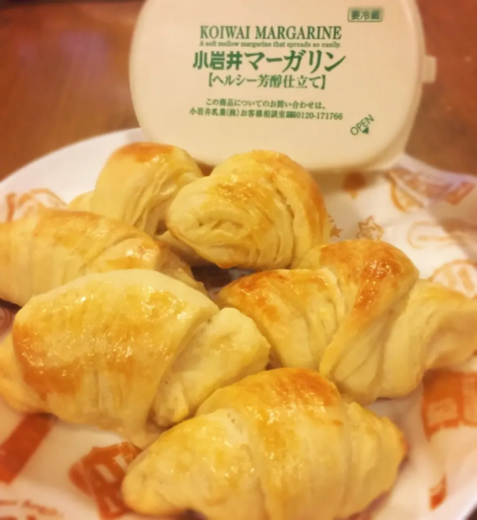 Snapdishの料理写真:#小岩井マーガリン でクロワッサン🥐|さえちゃんさん