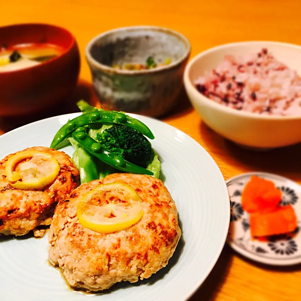 今日の夕飯 豚つくねバーグ|むぎこさん