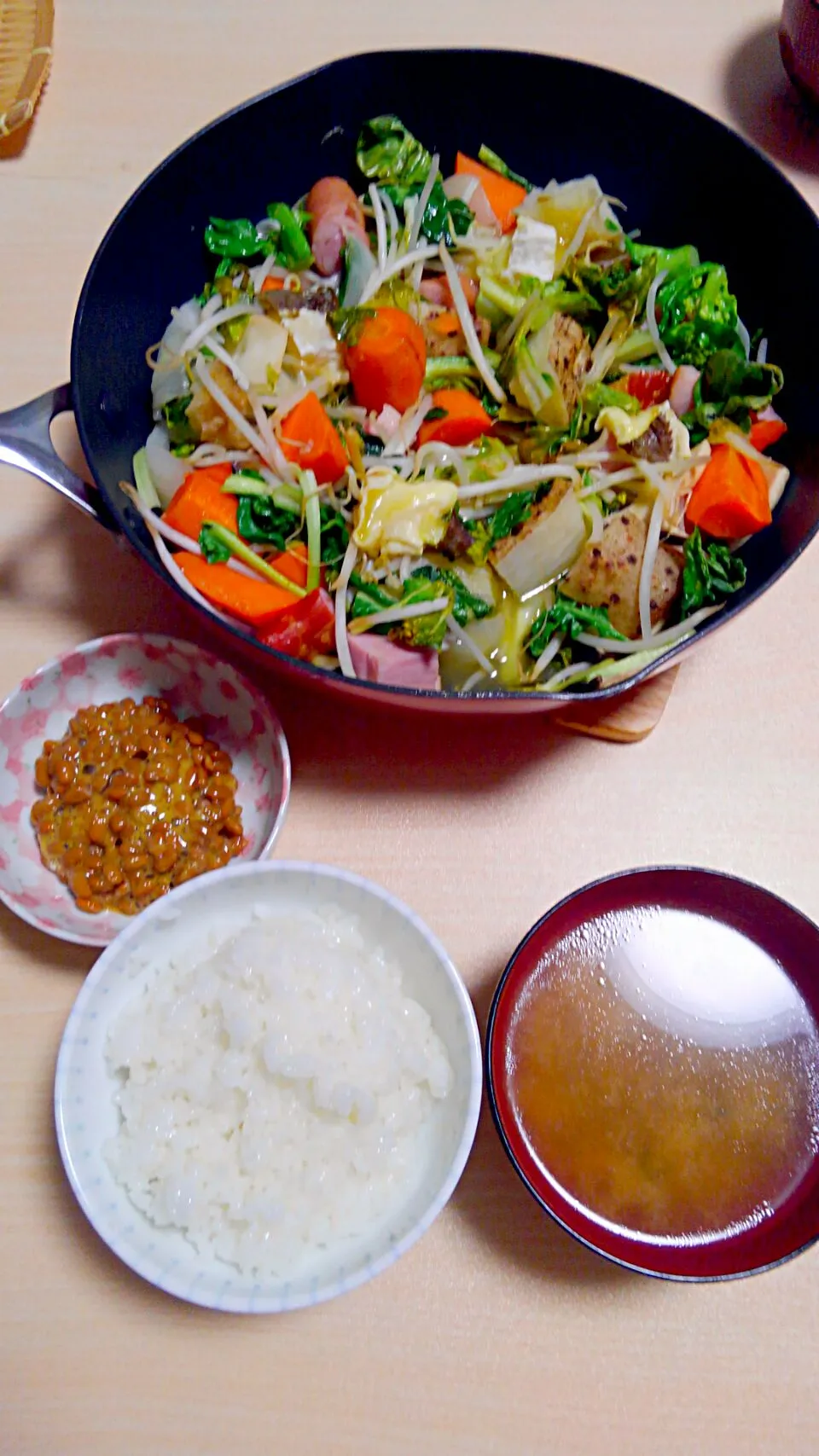 ３月１１日　どっさり野菜の蒸し鍋　納豆　お味噌汁|いもこ。さん