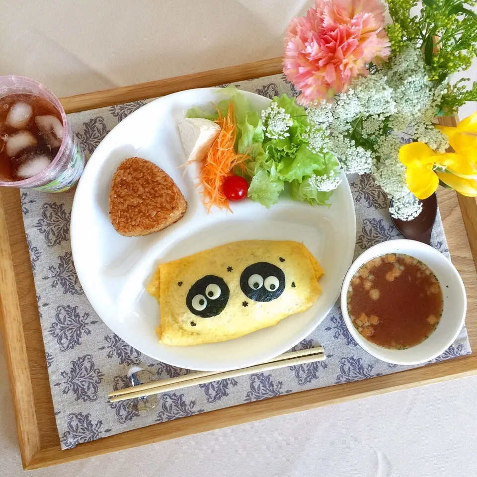 ❤︎娘のお昼ごはん❤︎
今日は小学校卒業式の参列のため学校へ✨お弁当がないので自宅ランチ
・オムレツソースやきそば
・カマンベールチーズサラダ
・焼きおにぎり
・オニオングラタンスープ|Makinsさん