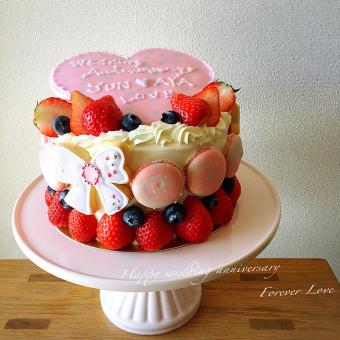 マカロンとイチゴのショートケーキのせタルト/ひなうた