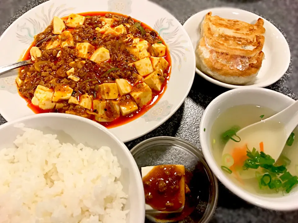 麻婆豆腐・黒豚餃子ランチ|toshi,I🍴さん