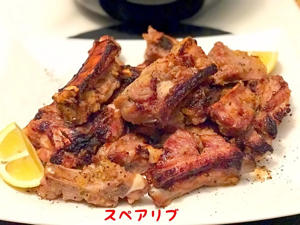 Snapdishの料理写真:たくさん頂いたキウイをベースに
蜂蜜、大蒜と生姜 玉葱のすりおろし
に肉を漬け込み
そこに、ケチャップ 醤油 酒
そして、蜂蜜を入れて半日
オーブンで焼きました😊|maromaronyankoさん