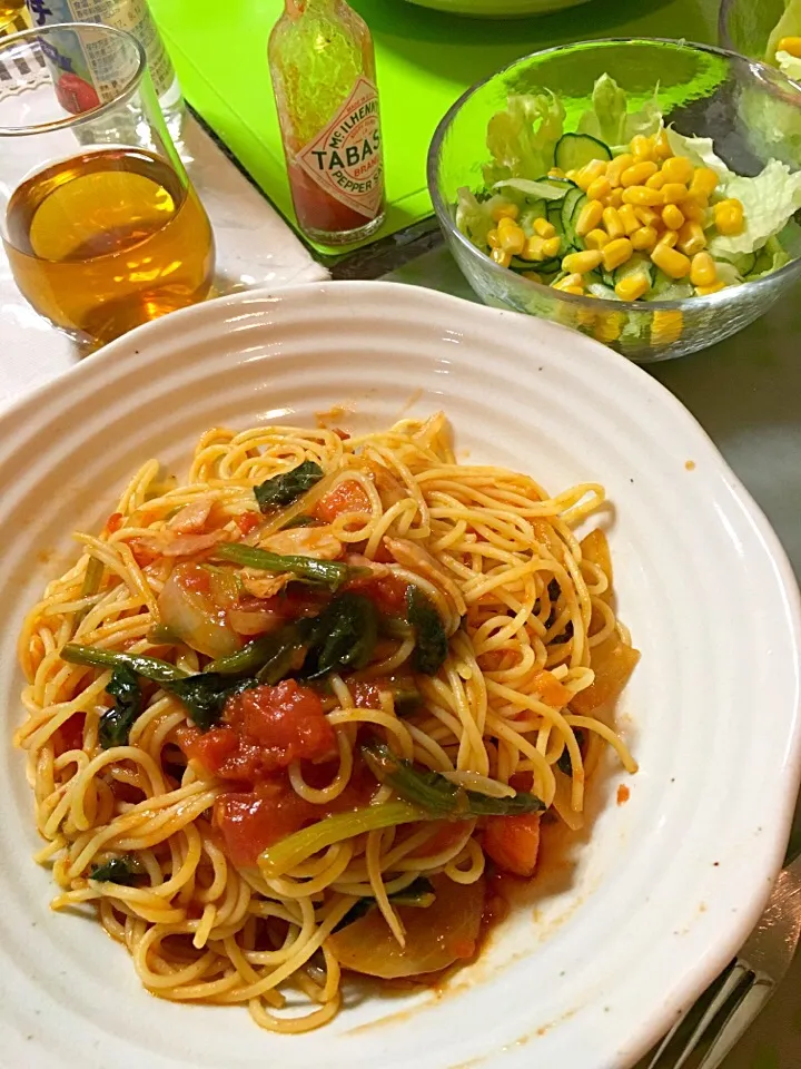 ほうれん草とベーコンのトマトソースパスタ、野菜サラダ(*^｡^*)|ライムさん