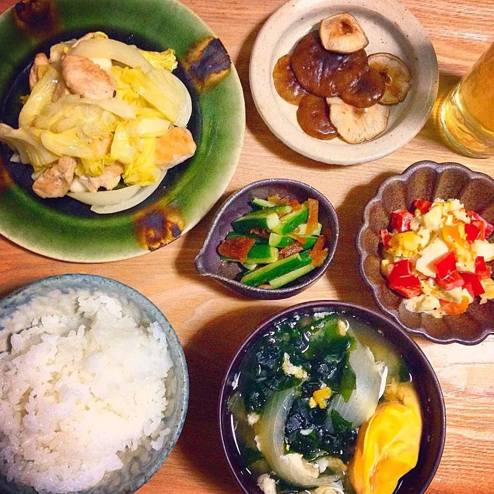 鶏肉とキャベツのバター蒸し／しいたけのレモン醤油ソテー／パレルモの卵サラダ／きゅうりの生姜の味噌漬け和え／玉ねぎとワカメと卵の味噌汁|mogwaiさん