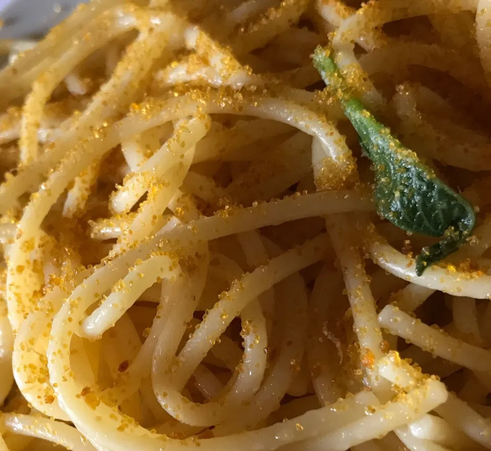 Oro della #sardegna. #Spaghetti #barilla con #bottarga di muggine.con poco burro e salvia #pasta #pesce #primipiatti|matteo pisanoさん