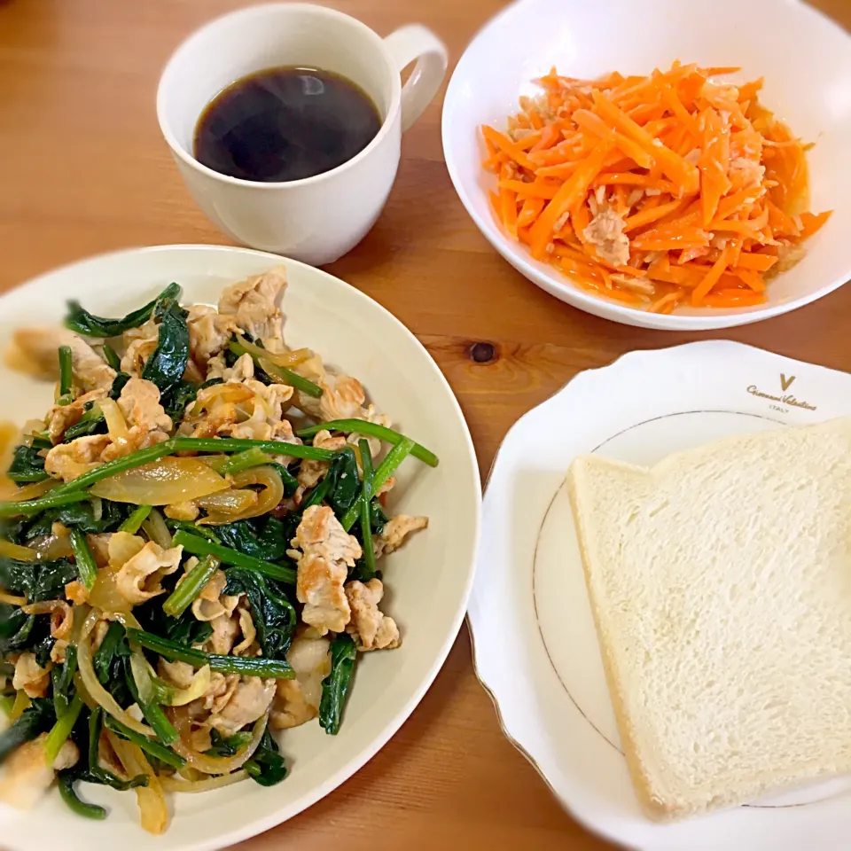 2017/03/18の朝食
肉野菜炒め
人参とツナのサラダ🥕
トースト
コーヒー
#コーヒーと共に過ごす朝 #にんじんサラダ|Shirokoさん