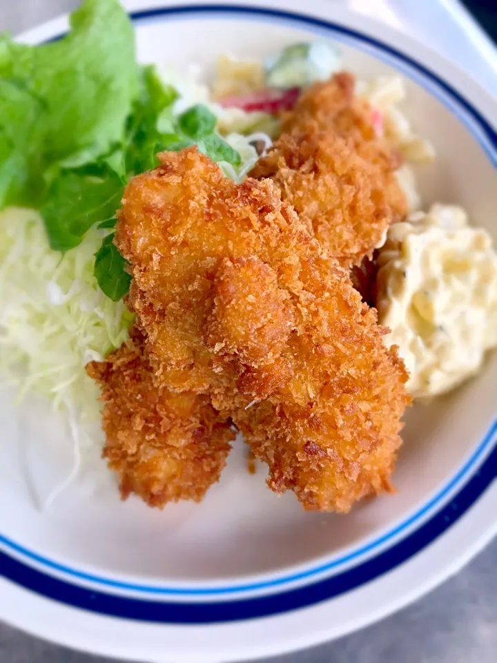 チキンカツと白身魚フライタルタルソース|学食おばちゃんさん