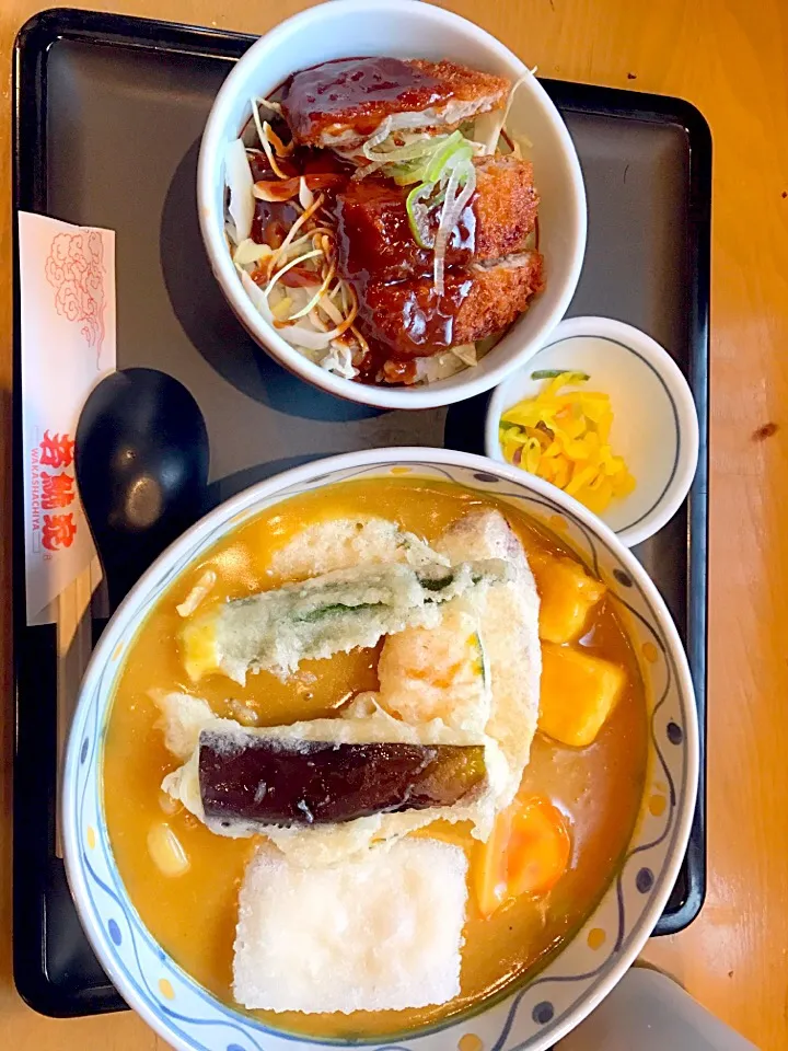 Snapdishの料理写真:名古屋 カレーうどん 味噌カツ丼|Suguru Niiさん