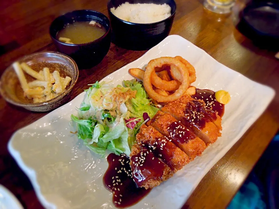 蔵王 三五郎小屋 カツ定食
肉厚で美味し|Takeshi  Nagakiさん