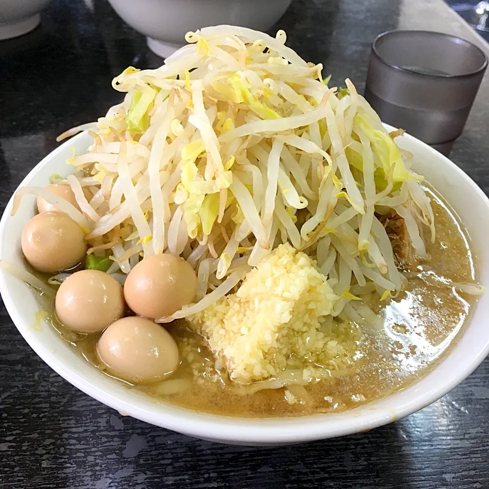 ラーメン二郎 守谷店 小ラーメン ニンニクスクナメヤサイウズラ|nanpuuさん