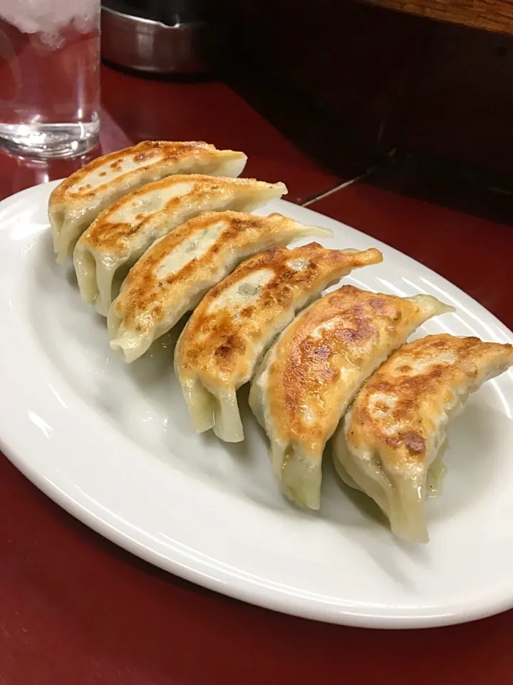 熊さんラーメンに来たら餃子は外せない😋😋😋|moririyyyさん