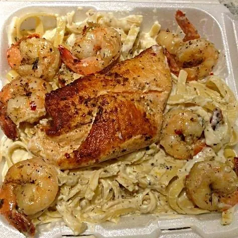 💛FISH & SHRIMP OVER ALFREDO PASTA💛 #Lunch #Fish #Seafood #Pasta #Box lunch/Deli #Food stand/Truck|Alisha GodsglamGirl Matthewsさん