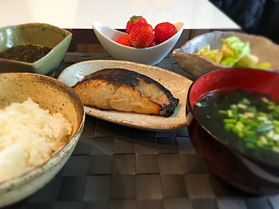 Snapdishの料理写真:鰆の味噌漬け朝食セット|Yochipyさん