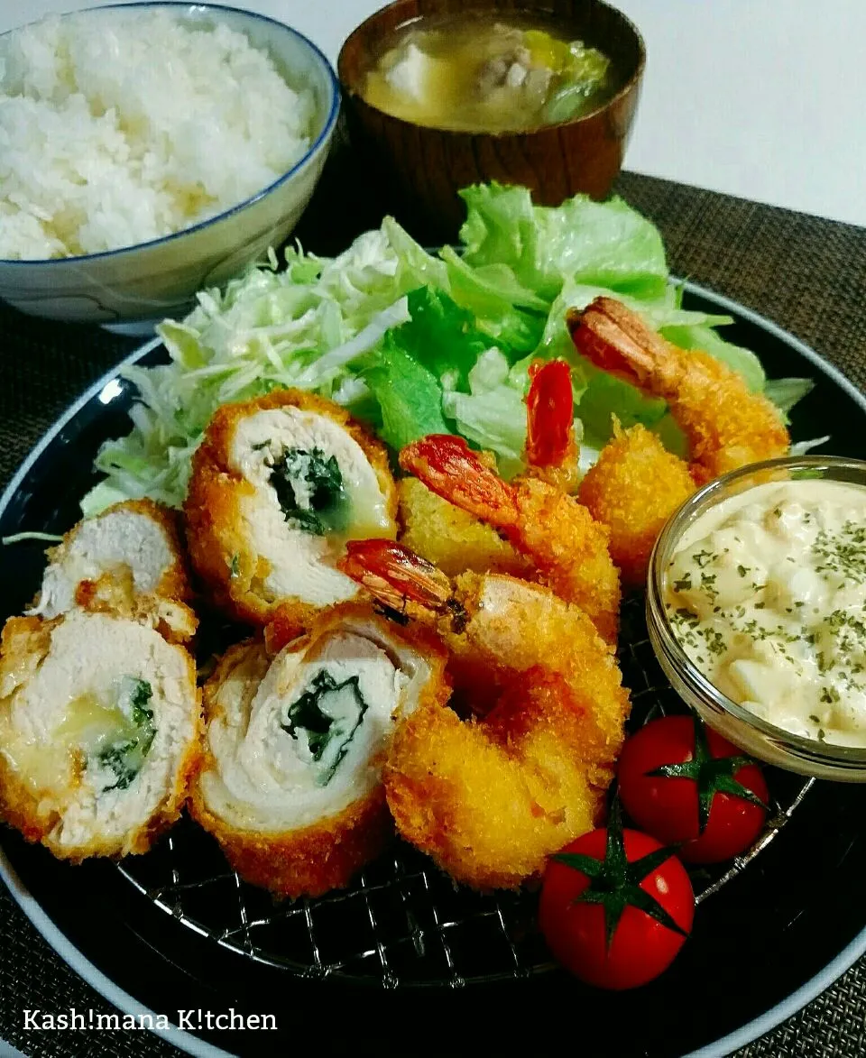 海老フライ＆自家製タルタルソース、娘のリクエストで鶏胸肉のシソ＆チーズはさみ揚げ☺🍴|Kashimanakitchenさん