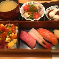 Snapdishの料理写真:お寿司(*´ω｀*)|mokoさん