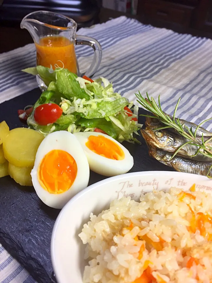 Snapdishの料理写真:人参とツナ缶の炊き込みご飯 ししゃも
手作り人参 玉ねぎドレッシング|shokohanさん