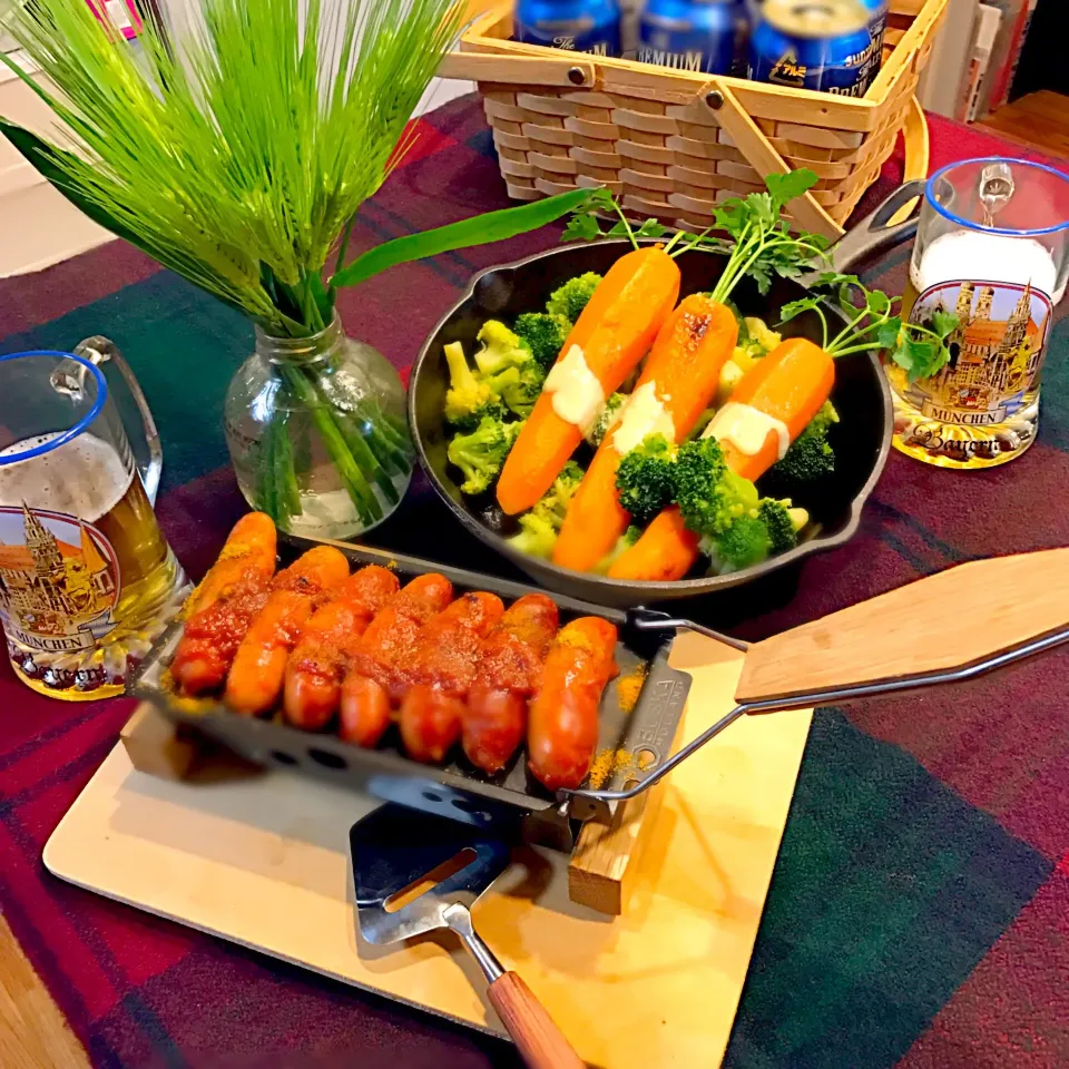 平野レミ流人参のまるごと蒸し🥕と
ドイツ名物カリーヴルスト🇩🇪と🍺|シュトママさん