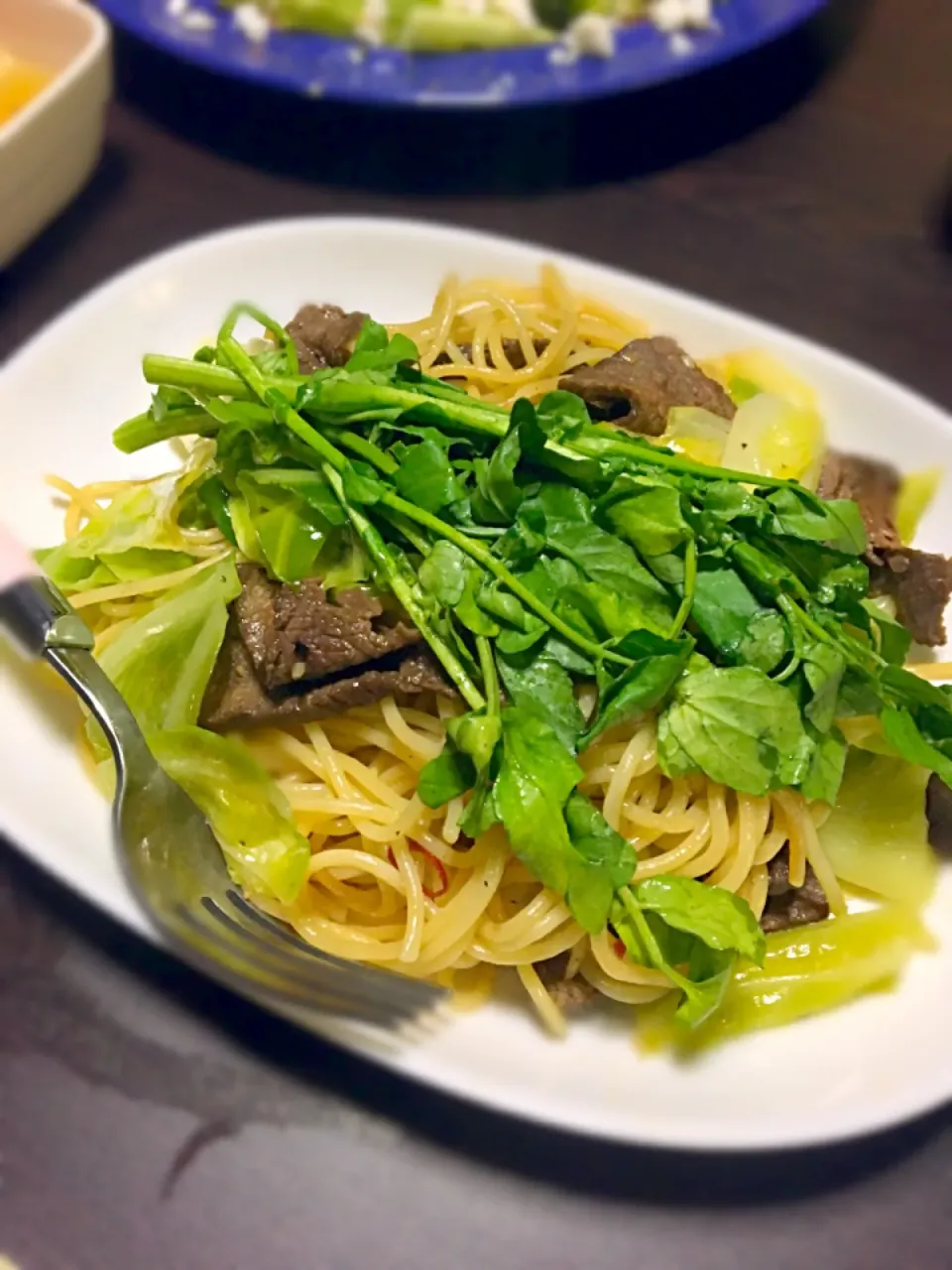 春キャベツと牛肉のペペロンチーノ|おおつか さよりさん