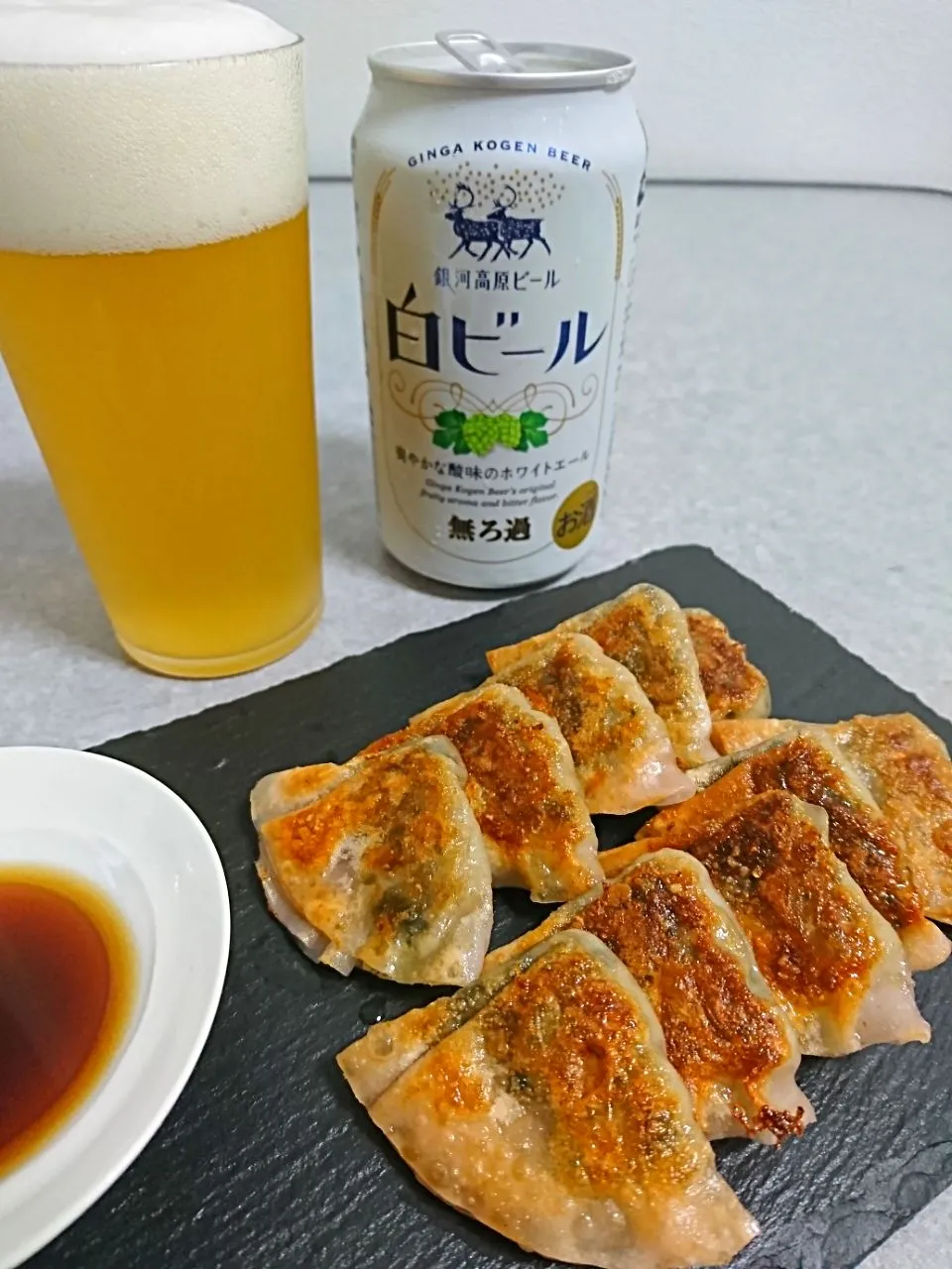 点天の季節限定「桜餃子」と
銀河高原ビールさんの白ビール🍺|hisa-tさん