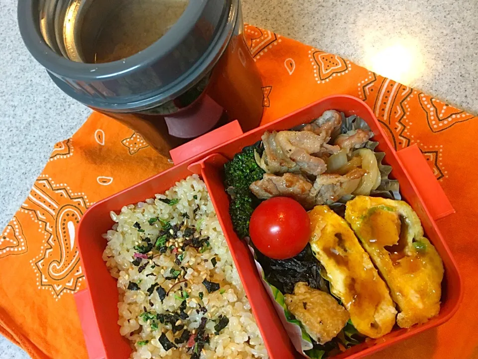 ☆3/21今日のお弁当☆〜豚肉と玉ねぎブロッコリーの炒め物、タコ入り卵焼き、ひじき煮、トマト〜|Satokoさん