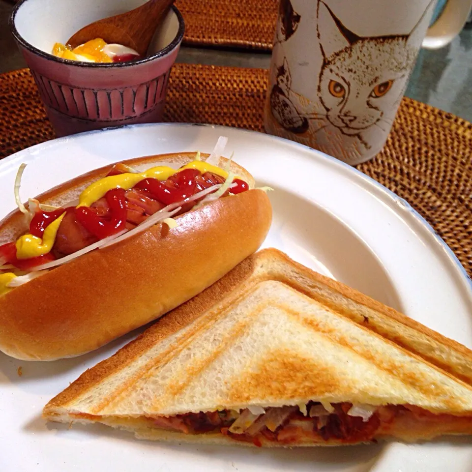 ホットドッグとホットサンドで朝ごぱん(´∀｀)|nao子さん