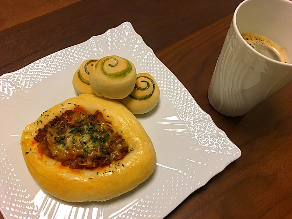 焼きカレーパン
抹茶のロールパン|みほさん