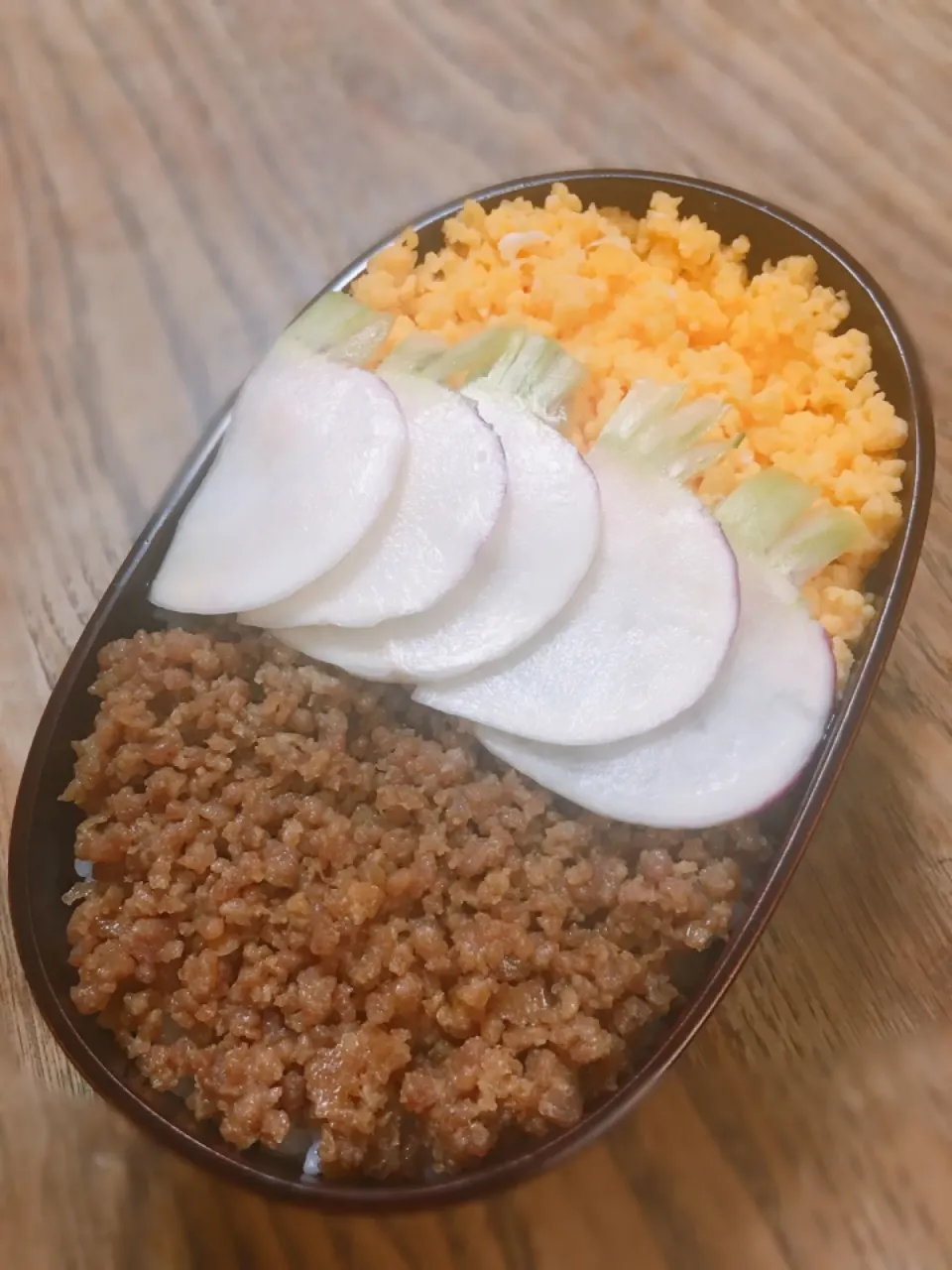 今日のお弁当
・あやめ雪蕪で三色弁当|akiさん