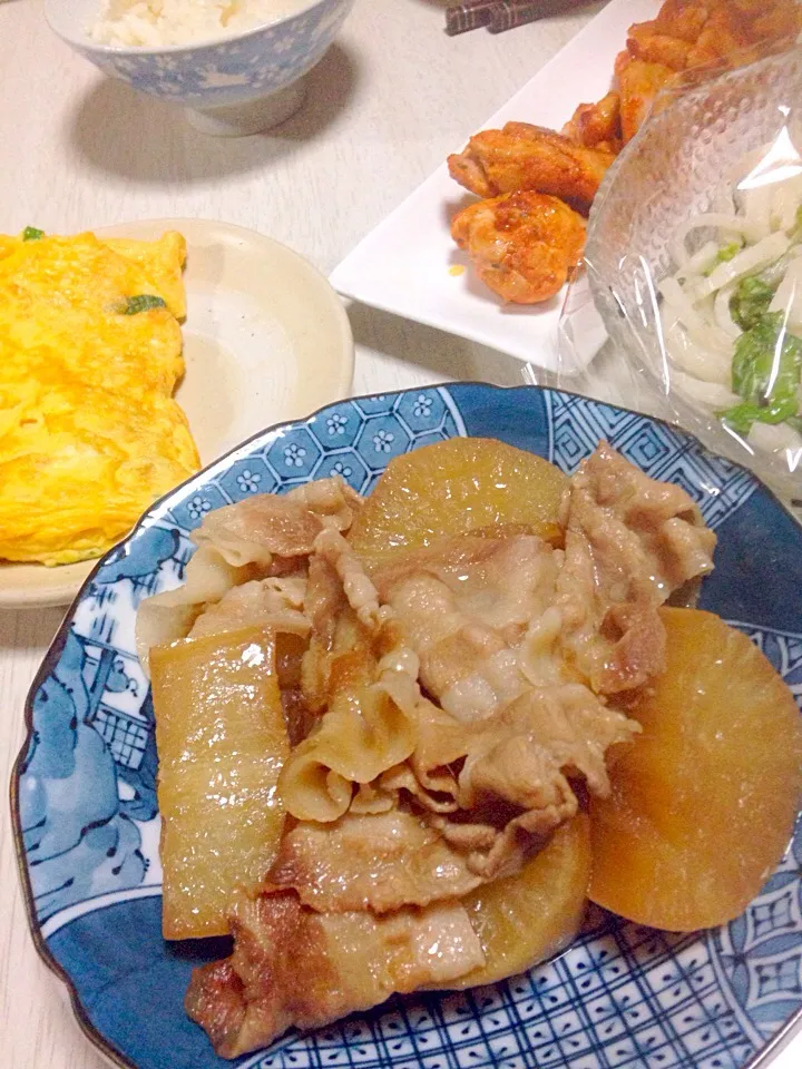 豚バラ大根。タンドリーチキン。ニラ卵焼き。大根サラダ|あやにん食堂さん