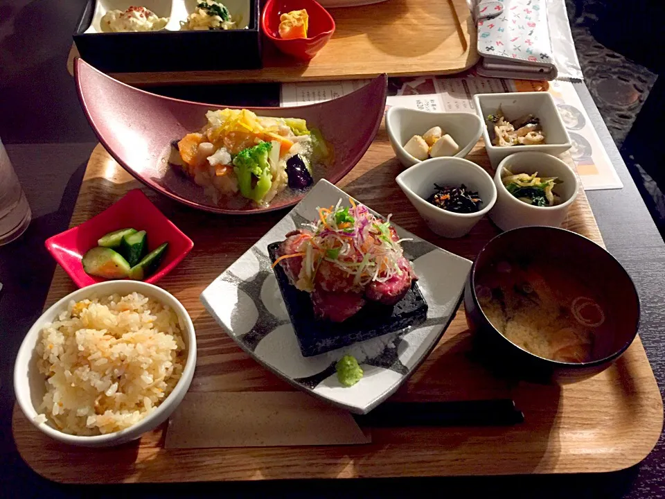 春の和定食(あさりと筍の炊き込み、和牛、鯛のみぞれ煮、他)|祭さん