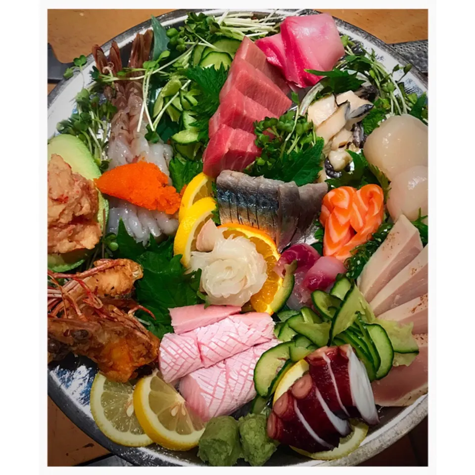 お任せお刺身の盛り合わせ
Sashimi toro yellowtail octopus salmon and more!!|幸司さん