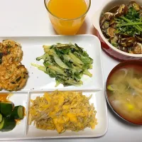 Snapdishの料理写真:アサリバター✩エノキ卵の中華炒め✩キュウリの居酒屋風サラダ✩ニラモヤシつくね✩ほうれん草とじゃがいものチーズ焼き✩ネギとワカメの味噌汁✩|みいぽぽさん