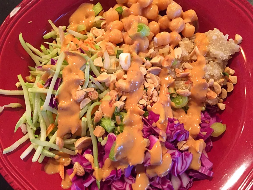 Chickpea Vegetable Bowl with Spicy Peanut Dressing|K Goodnessさん