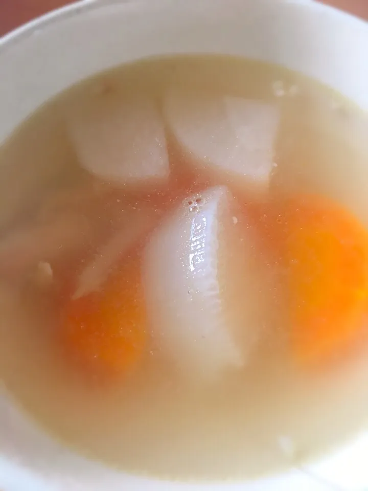 Chicken soup with radish and carrot|karen limさん