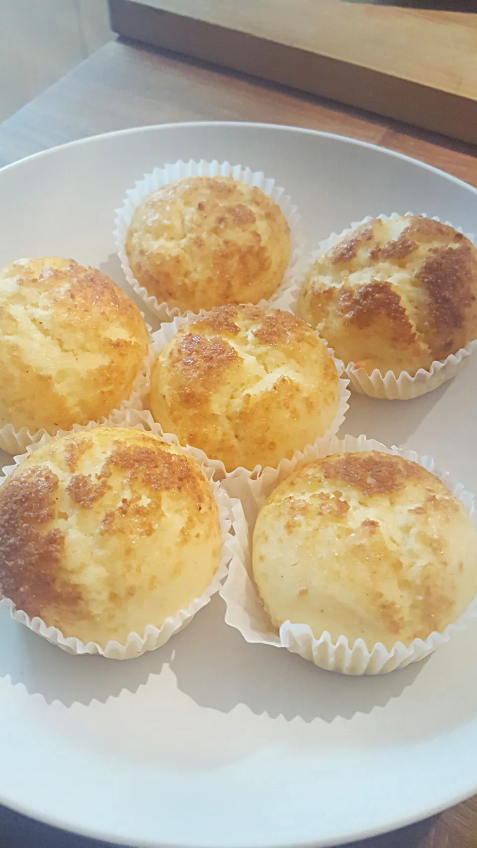 Snapdishの料理写真:Coconut Flour Mini Cakes with Caramel Sugar|Emanuel Hayashiさん