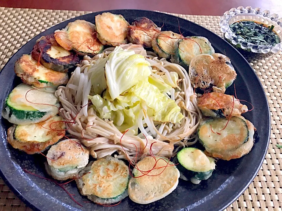 Snapdishの料理写真:echo1188's Zucchini piccata Korea Style🇰🇷호박전･Mikaさんのﾎﾊﾞｸｼﾞｮﾝ🎃  Vegetables Saute🔥볶음･ﾎﾞｯｸﾑ<野菜の炒め物>|🌈Ami🍻さん