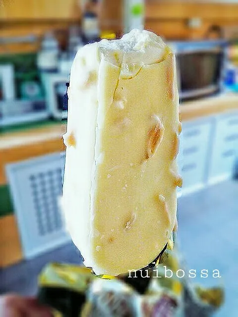 "Magnum"🍦💛💚
#Ice Cream|nuibossa fb.Nui Bossaさん