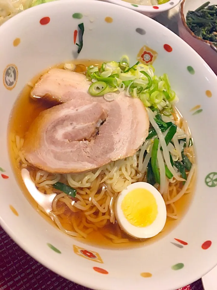 マダム とんちんさんの料理 30分で出来ちゃうゆで豚だけどチャーシューと思えるほど美味しいゆで 豚🎵 で、高山ラーメン🍜|kiyoさん