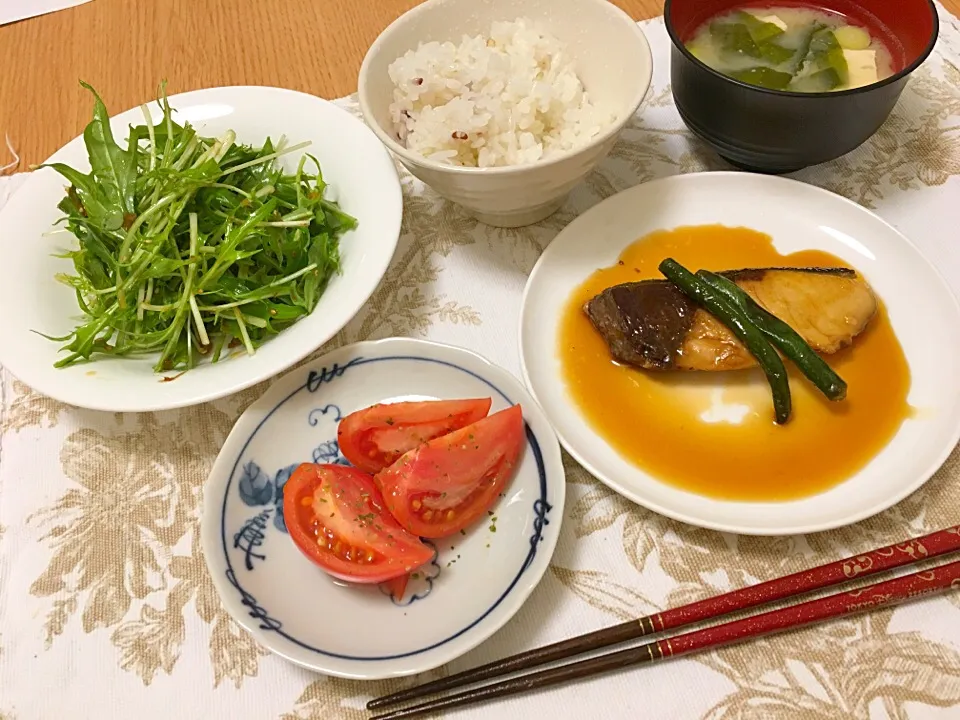 ブリの照り焼き
水菜サラダ
トマトのマジックソルト和え|まりさん