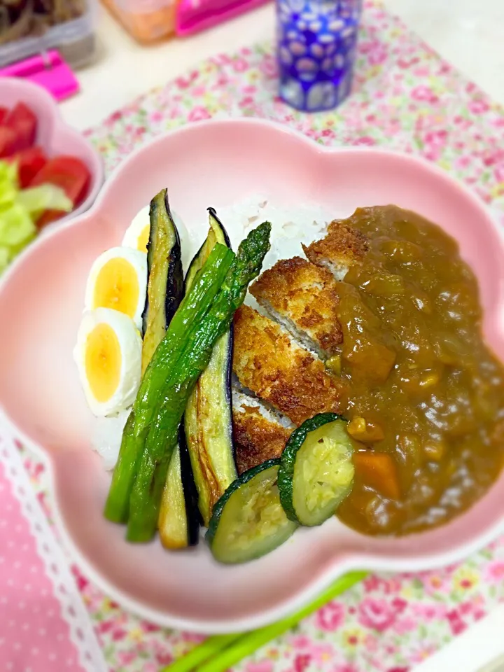 野菜たっぷりカツカレー😋|まかろんさん