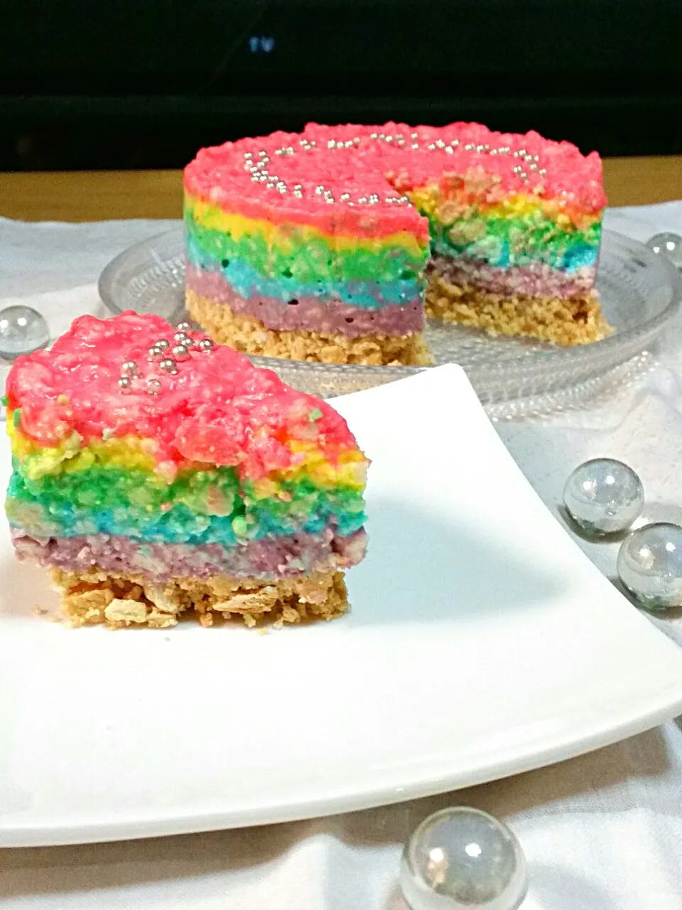 Snapdishの料理写真:ビビッド☆レインボーケーキ🌈|まーやんさん