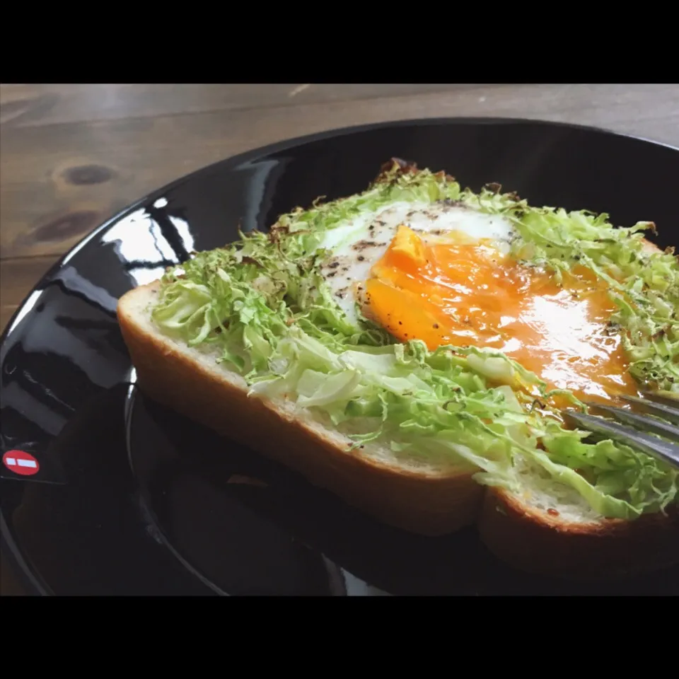 春きゃべつでトロッとトースト🍞ʕ-̼͡-ʔ|七海さん