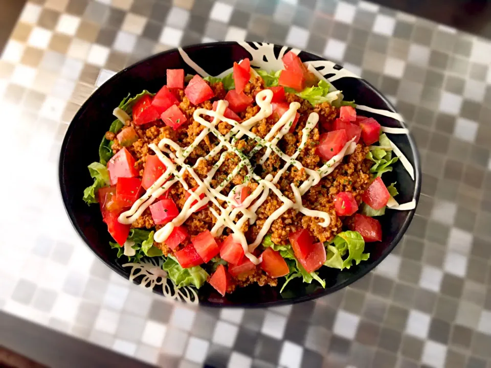 大豆のお肉でタコライス💕
モニターで頂いた大豆のお肉ミンチ！挽き肉も少し足したら全く大豆って分からない！完璧お肉〜💕大豆のお肉の方が粗挽き感ありました（笑）
#ダイズラボ #ダイズラボ大豆のお肉ミンチ#マルコメ #マルコメさんありがとう|つんさん