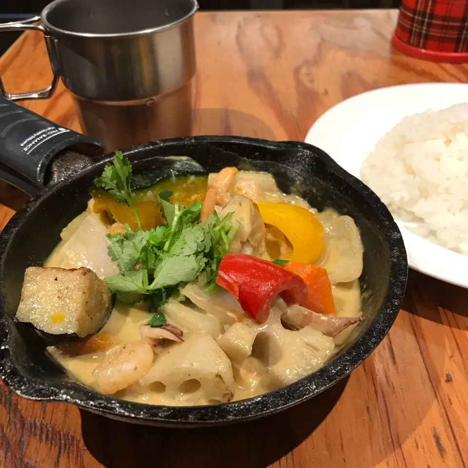 シーフードと、野菜のタイ風グリーンカレー
 #カレー曜日|大石さん