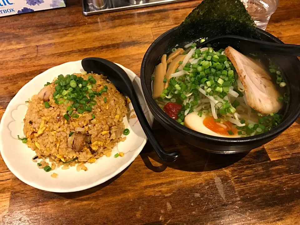 半ラーメンと半チャーハン|純さん