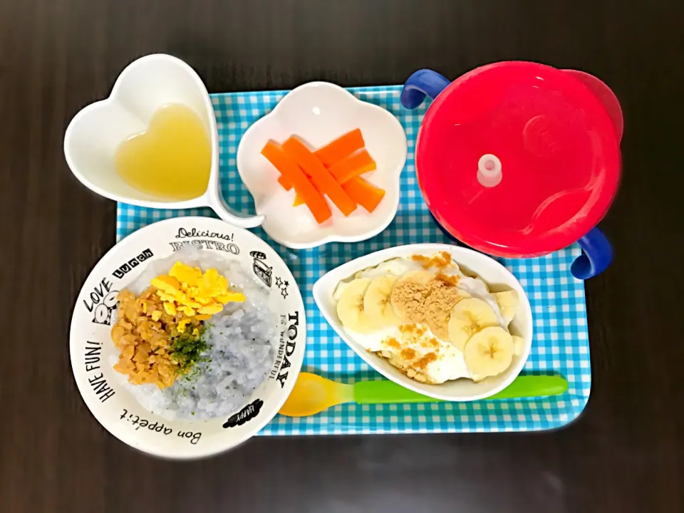 Snapdishの料理写真:3/24❁息子離乳食②DAY80
納豆しらす粥 卵黄乗せ 大さじ4
にんじんスティック🥕
コンソメ野菜スープ 大さじ2
バナナきなこヨーグルト🍌
#離乳食|つんさん