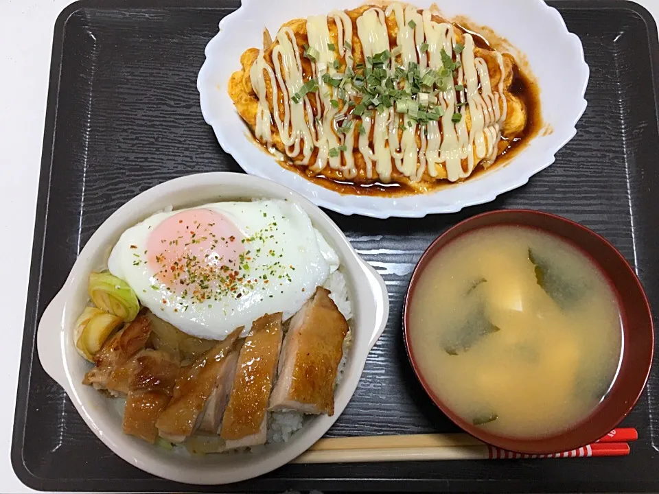 モヤシと豚コマのとんぺい焼き✩鶏もも肉の照り焼き丼✩|みいぽぽさん