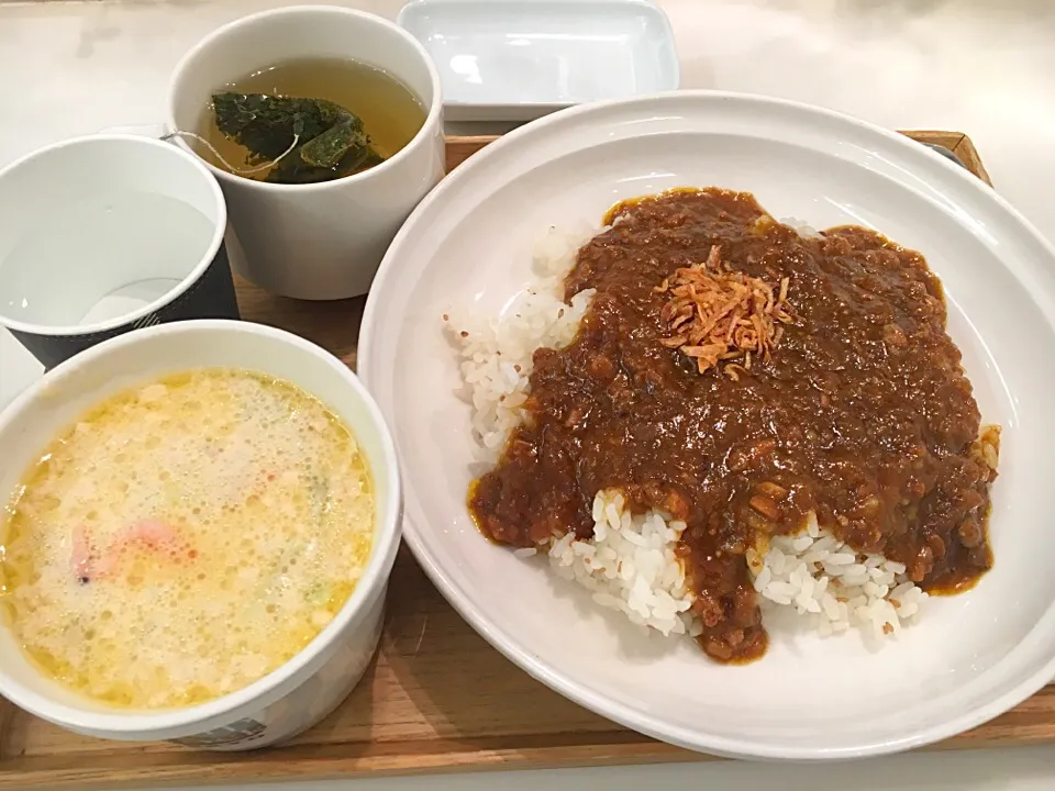 無花果チャツネとキーマカレー＆桜海老と春キャベツのクリームスープ|Makigelinaさん