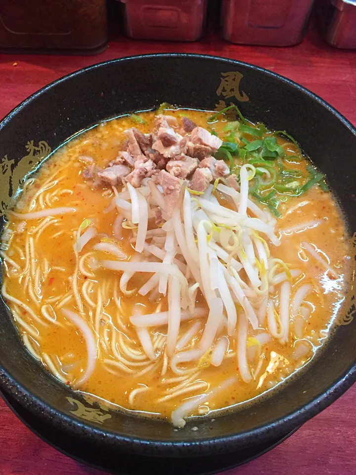 Snapdishの料理写真:辛味噌とんこつラーメン|T. Wonderさん